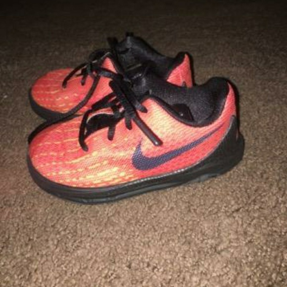 Nike - Picture 3 of 5